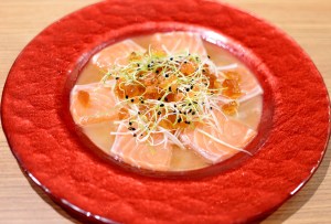 Salmon carpaccio (salmon, salmon roe & ponzu gelée)